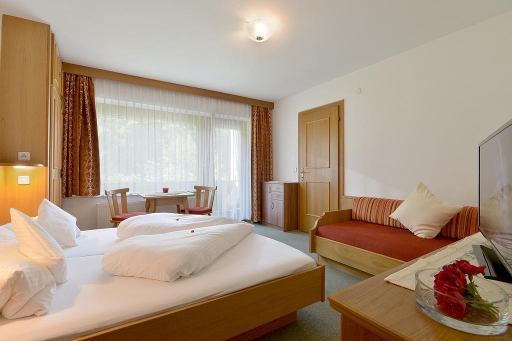 Gaestehaus Ahornblick Майерхофен Екстериор снимка